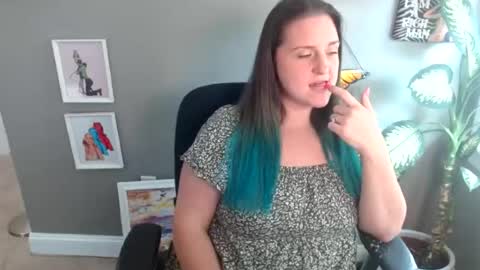 Snapshot of goddessamelia92 chatting on July 21, 5:15 pm Goddess Amelia online show from July 21, 5:15 pm