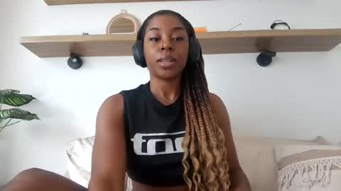 Snapshot of goddessblackk chatting on August 6, 4:20 pm Miss Raven Black online show from August 6, 4:20 pm
