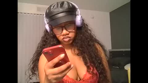Snapshot of goddessdaisysky chatting on April 10, 5:34 am Goddess Daisy Sky online show from April 10, 5:34 am