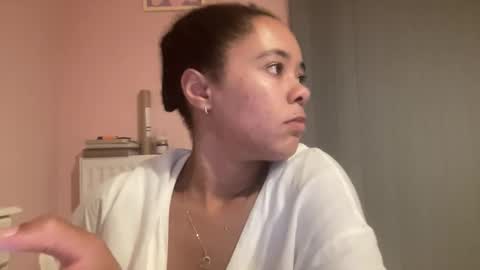 Snapshot of goddesselxo chatting on June 2, 10:12 pm Goddess L online show from June 2, 10:12 pm
