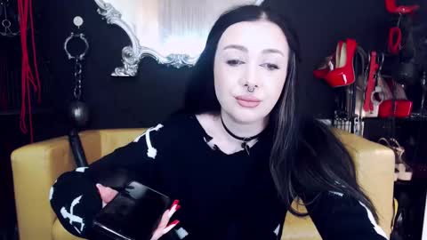 Snapshot of goddessgeorgia chatting on January 4, 1:53 pm Goddess Georgia online show from January 4, 1:53 pm