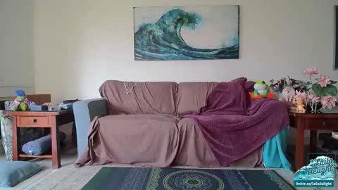 Snapshot of goddesslailadelight chatting on February 15, 7:21 pm Laila Delight Goddess of Light online show from February 15, 7:21 pm