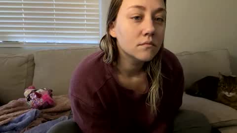 Snapshot of goddessmayvn chatting on November 19, 12:10 am GoddessMayvn online show from November 19, 12:10 am