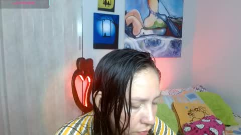 Snapshot of goddessnahi chatting on October 15, 10:32 pm Naih Reyes online show from October 15, 10:32 pm