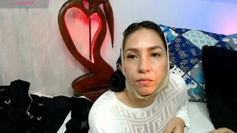  Naih Reyes online show from April 3, 12:19 am