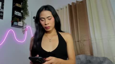 Kyla and Nian online show from February 9, 3:32 am