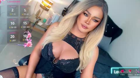 Miss Anna online show from December 4, 5:54 pm