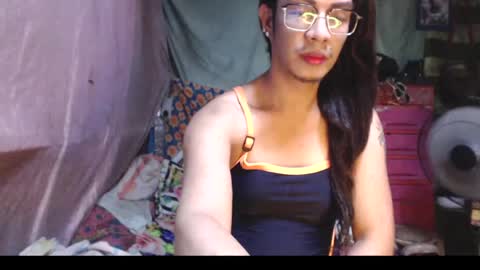 Snapshot of goddesssonyaxxx chatting on May 10, 6:40 am KENNY DOLL online show from May 10, 6:40 am