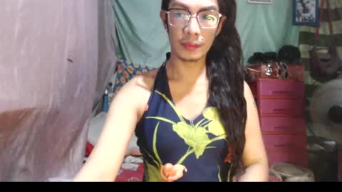 Snapshot of goddesssonyaxxx chatting on June 18, 6:24 am KENNY DOLL online show from June 18, 6:24 am