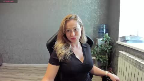 Snapshot of goddessssssssssss chatting on June 11, 6:44 am goddessssssssssss online show from June 11, 6:44 am