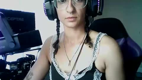 goddessvikkii online show from January 7, 9:17 pm