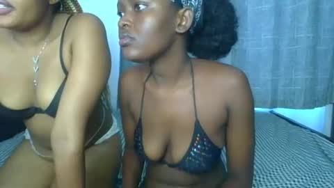 Snapshot of godess_lunah chatting on May 11, 9:15 am godess_lunah online show from May 11, 9:15 am