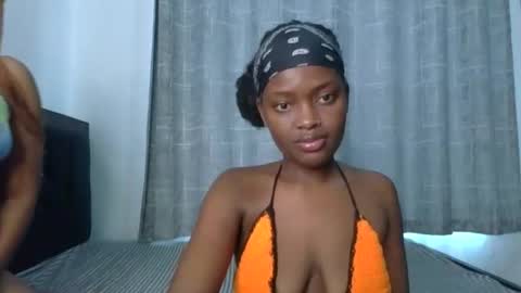 Snapshot of godess_lunah chatting on May 30, 5:48 am godess_lunah online show from May 30, 5:48 am