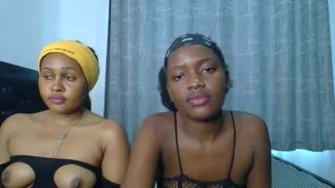 Snapshot of godess_lunah chatting on May 31, 6:21 am godess_lunah online show from May 31, 6:21 am