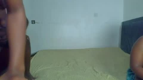Snapshot of godess_lunah chatting on August 7, 10:23 pm godess_lunah online show from August 7, 10:23 pm