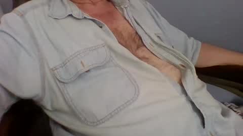 Snapshot of godfather943 chatting on July 22, 12:35 am godfather943 online show from July 22, 12:35 am