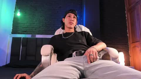 HUAN online show from December 21, 5:03 am