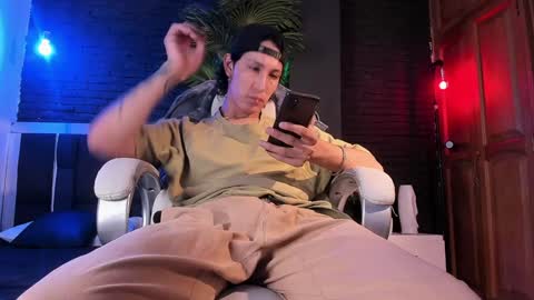 HUAN online show from January 15, 4:47 am