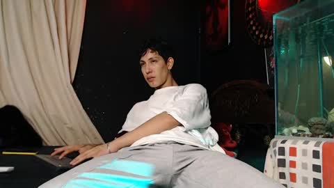 Snapshot of godly_huan chatting on May 17, 10:11 am HUAN online show from May 17, 10:11 am