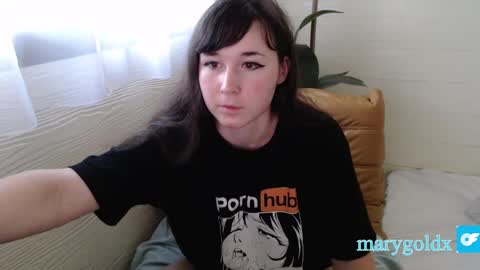 Snapshot of gold_mary_ chatting on February 4, 12:51 am Mary online show from February 4, 12:51 am