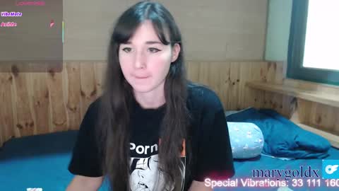 Snapshot of gold_mary_ chatting on March 3, 5:31 am Mary online show from March 3, 5:31 am