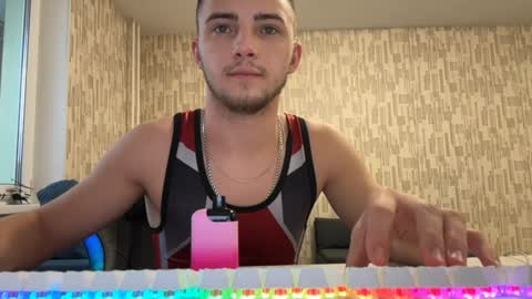 Golden boyyy21 online show from February 5, 12:27 pm