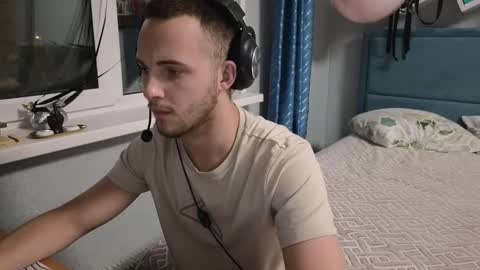 Golden boyyy21 online show from September 8, 4:28 pm