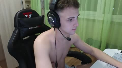 Golden boyyy21 online show from December 22, 4:15 pm