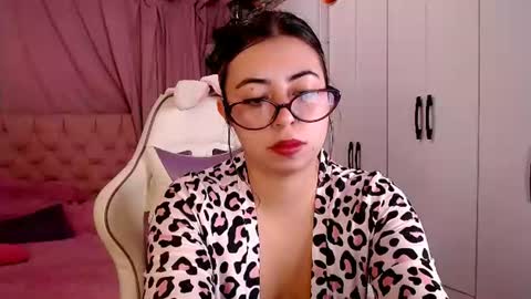 Snapshot of golden_gingerkitty chatting on June 11, 12:54 am golden_gingerkitty online show from June 11, 12:54 am