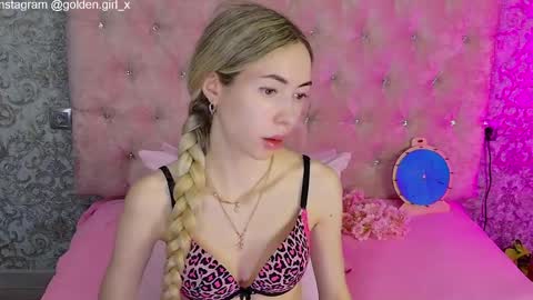 Snapshot of golden_girl__ chatting on June 2, 1:51 am golden girl online show from June 2, 1:51 am