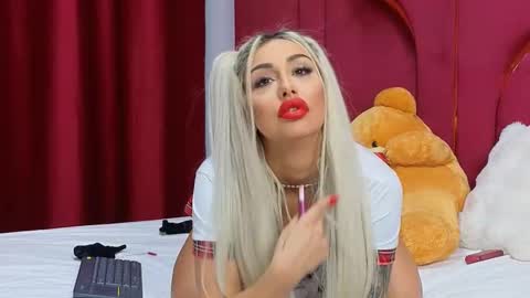 Snapshot of goldenamberx chatting on February 23, 6:07 am GoldenAmberX online show from February 23, 6:07 am