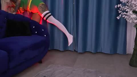 Snapshot of goldenamberx chatting on October 18, 6:48 am GoldenAmberX online show from October 18, 6:48 am