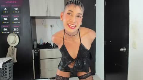 Snapshot of goldenangels1 chatting on July 5, 5:53 pm goldenangels1 online show from July 5, 5:53 pm