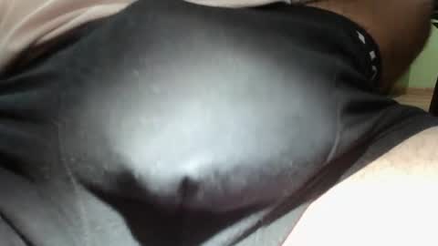 Snapshot of goldenboy_69_69 chatting on April 6, 9:38 pm GoldenBoy69 online show from April 6, 9:38 pm
