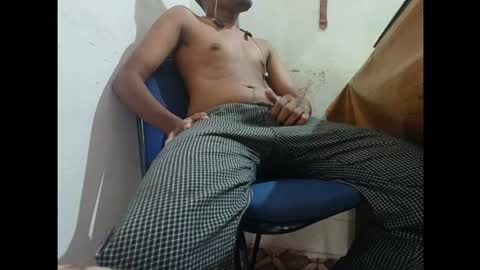 Snapshot of goldengodzilla69 chatting on October 13, 5:40 am goldengodzilla69 online show from October 13, 5:40 am