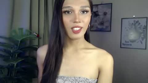 Snapshot of goldenlily69 chatting on April 3, 1:31 pm Lily is Gold online show from April 3, 1:31 pm