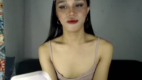 Snapshot of goldenlily69 chatting on July 15, 1:55 am Lily is Gold online show from July 15, 1:55 am