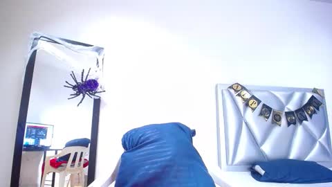 Snapshot of goldenn_ass1 chatting on October 24, 4:09 am goldenn_ass1 online show from October 24, 4:09 am