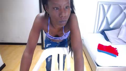 Snapshot of goldenn_ass1 chatting on November 11, 3:28 am goldenn_ass1 online show from November 11, 3:28 am