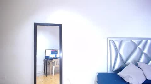 Snapshot of goldenn_ass1 chatting on November 18, 3:23 am goldenn_ass1 online show from November 18, 3:23 am