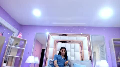 Snapshot of goldentemptation_ chatting on May 9, 7:30 pm goldentemptation_ online show from May 9, 7:30 pm