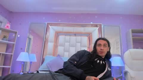 Snapshot of goldentemptation_ chatting on May 11, 7:55 pm goldentemptation_ online show from May 11, 7:55 pm