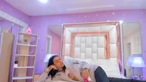 Snapshot of goldentemptation_ chatting on May 22, 8:03 pm goldentemptation_ online show from May 22, 8:03 pm