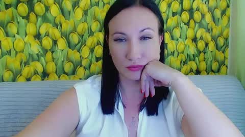 goldmoonn online show from July 2, 2:23 pm