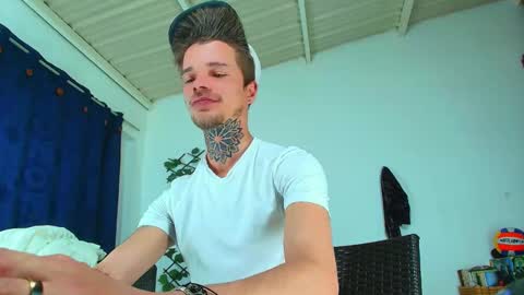 Goldy Loyal93 online show from September 18, 10:12 pm