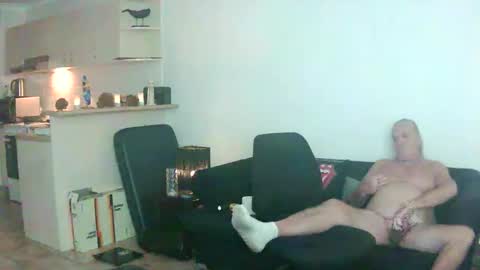 goldyguy011 online show from June 5, 11:38 am