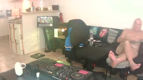 goldyguy011 online show from June 22, 3:25 am