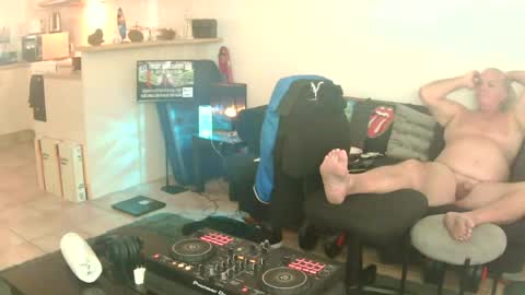 goldyguy011 online show from June 24, 1:37 am