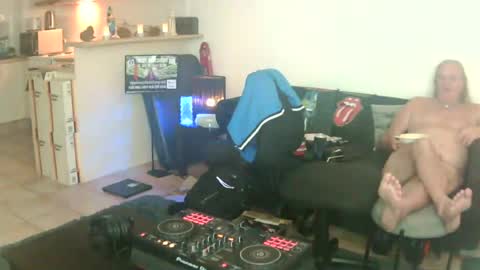 goldyguy011 online show from June 25, 6:18 am