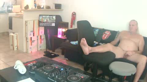 goldyguy011 online show from July 3, 3:46 am